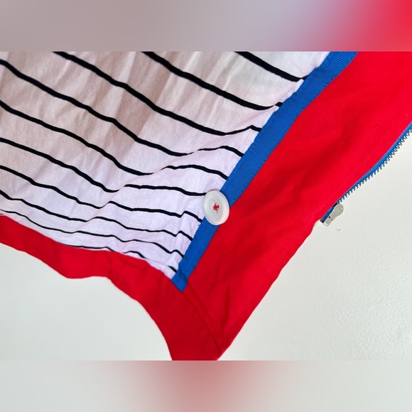 “Hatley”Red Trench Coat - Detachable Hood - Zip Front - Stripped Lining - Size 8 - Picture 9 of 15